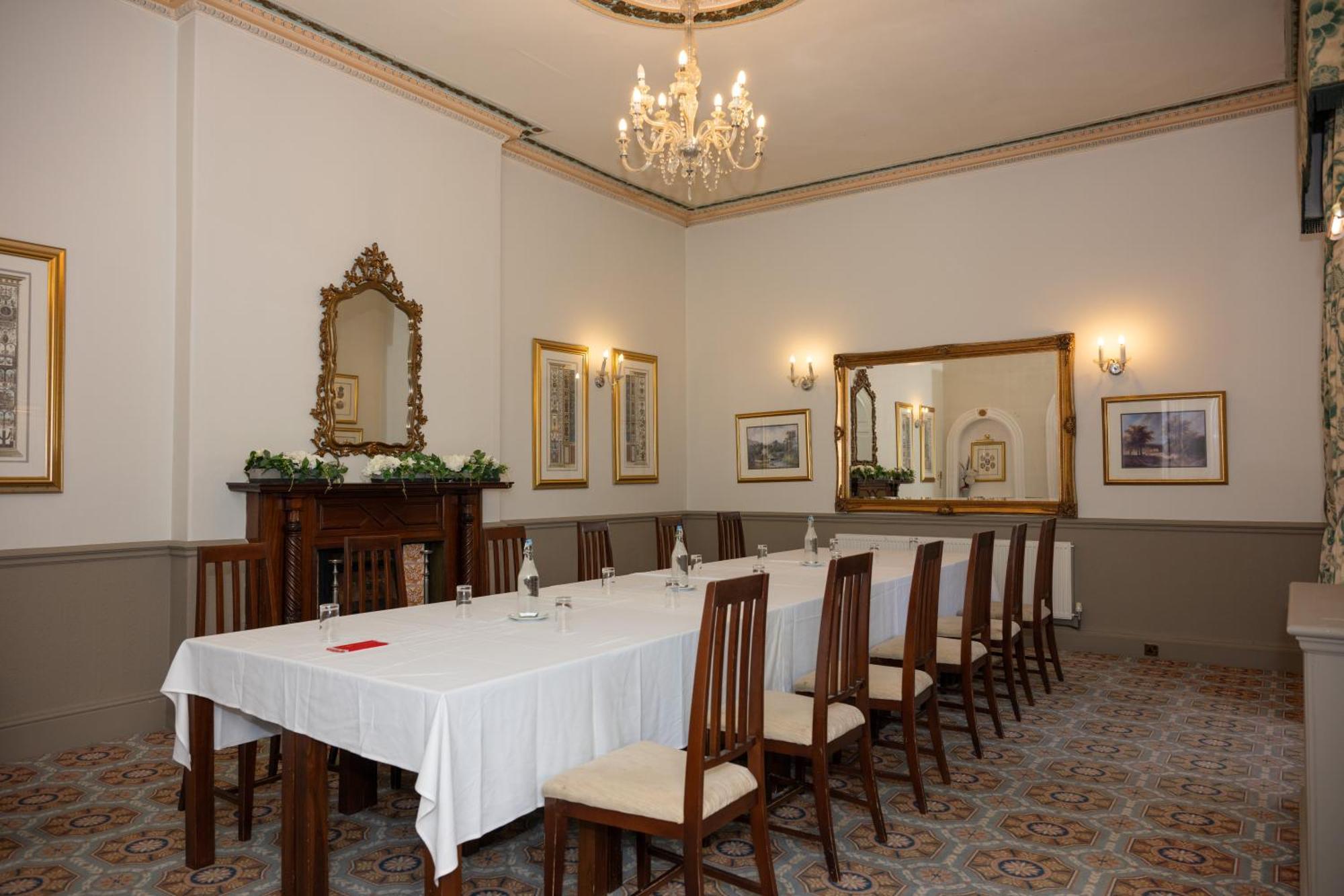 Park House Hotel Шифнал Экстерьер фото